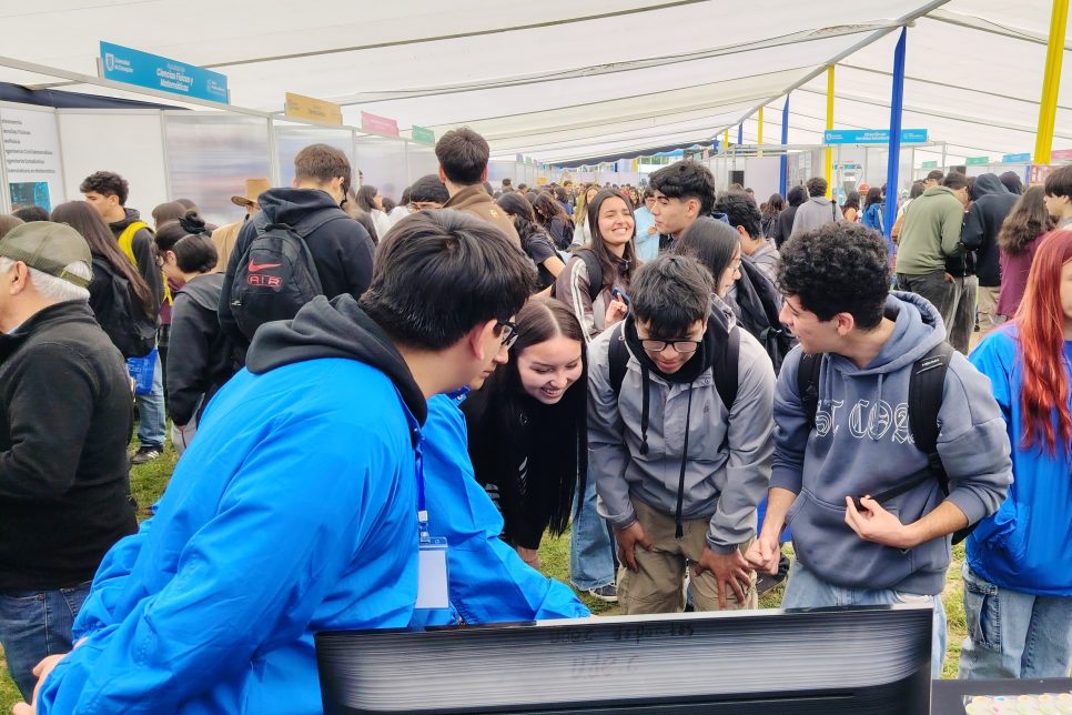 Con tres stands, uno propio y para sus escuelas, el Campus Los Ángeles sehizo presente en Feria Puertas Abiertas 2025