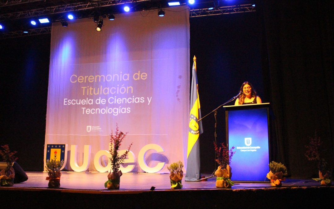 70 profesionales egresaron de la Escuela de Ciencias y Tecnologías en una ceremonia marcada por recuerdos de una educación en pandemia